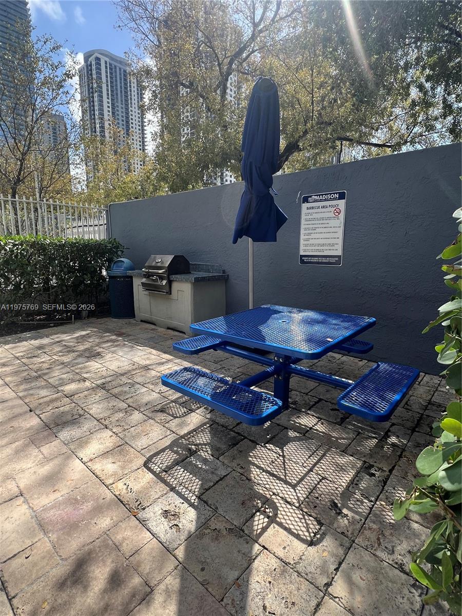 Madison Condo - Residential
