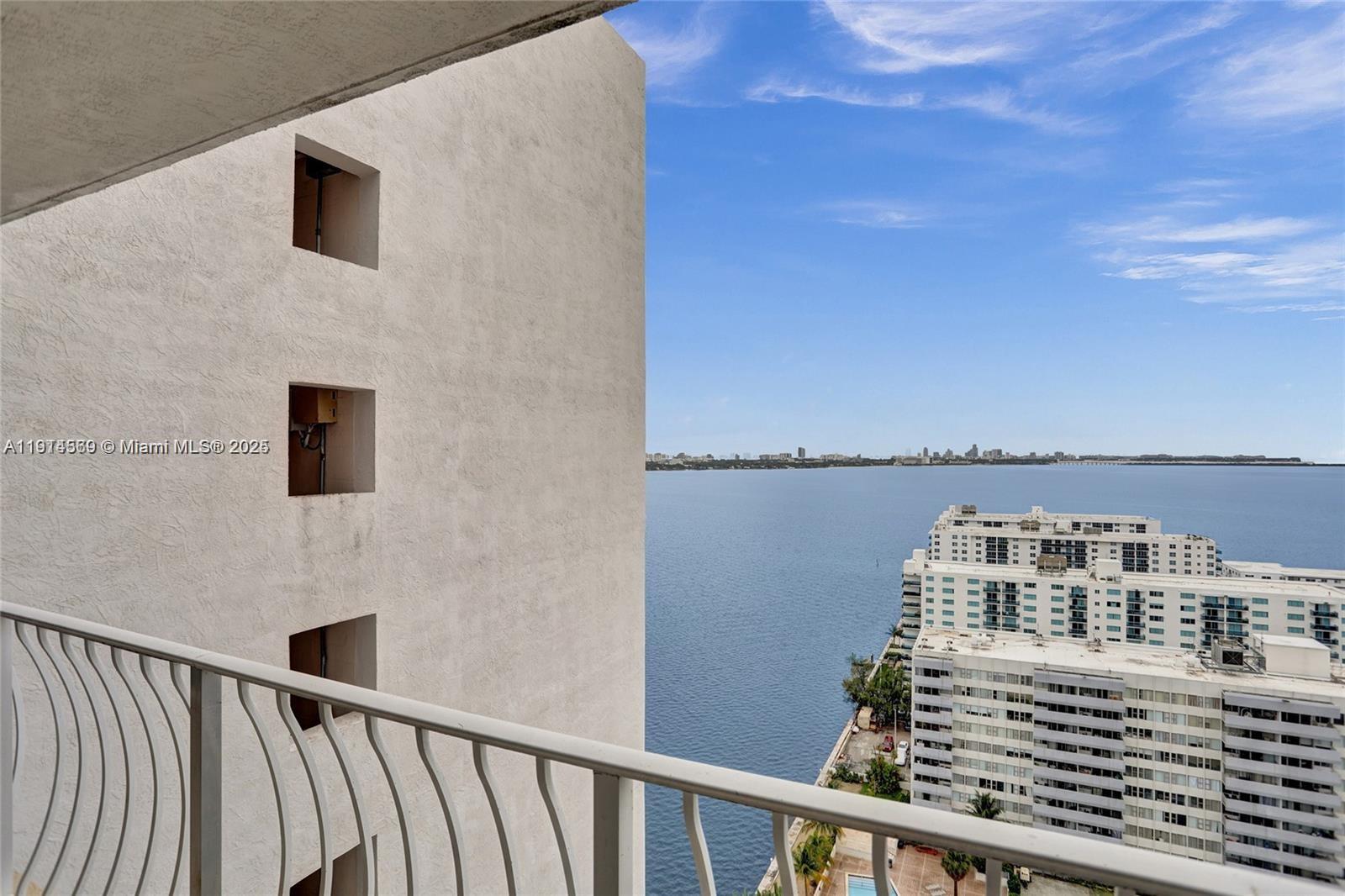 THE GRANDVIEW PALACE COND - Residential