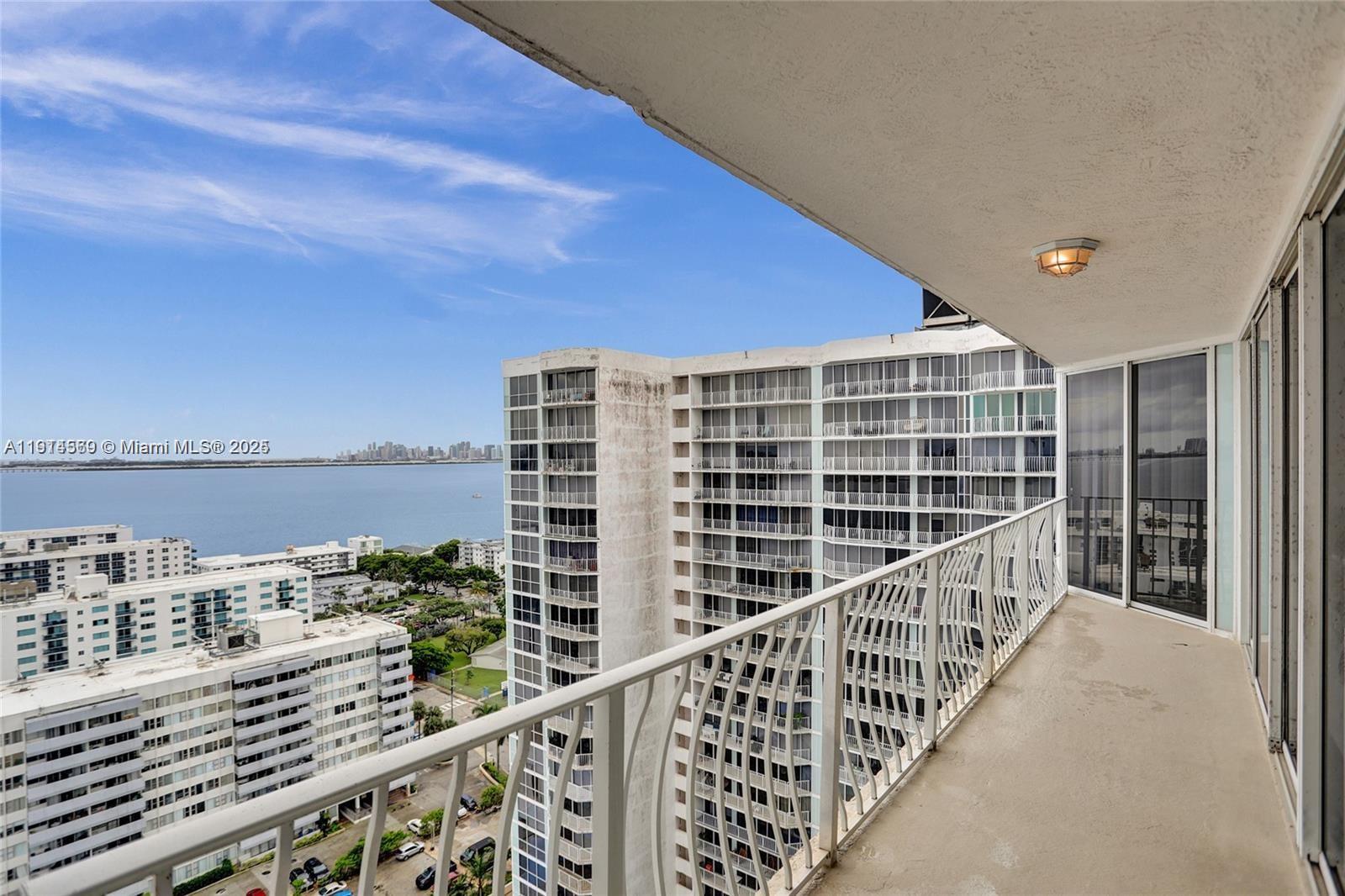 THE GRANDVIEW PALACE COND - Residential