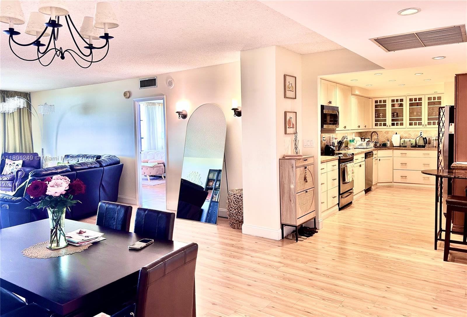 Spacious, comfortable unit with captivating views located in the great community. The location, complex and unit includes everything for your comfort, including walking distance to parks, beaches, stores, plazas, 2 large pools with intercoastal view and marina, large gym, walking path, sauna and valet services. Balcony repairs are completed.