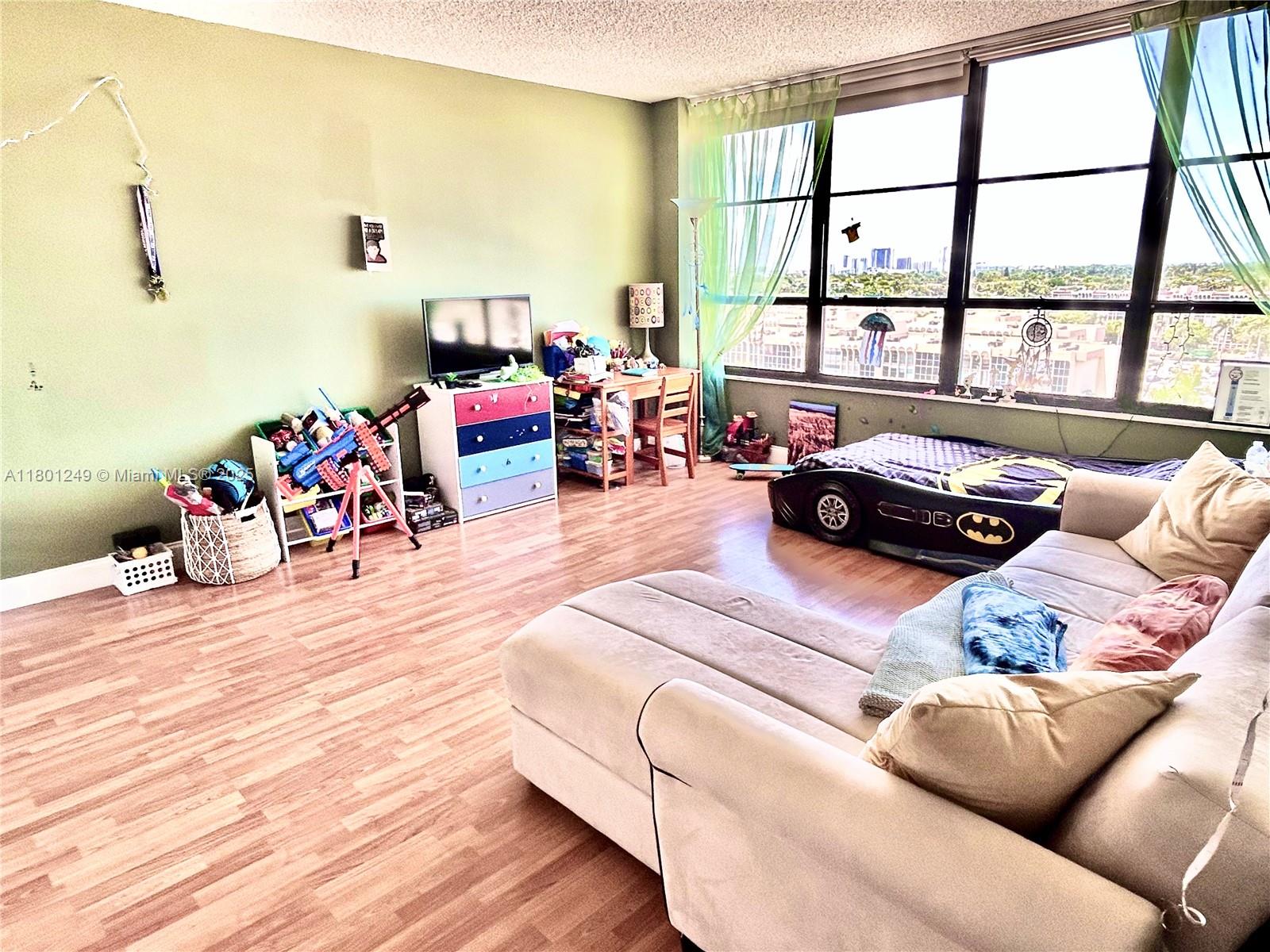 OLYMPUS CONDO PHASE - Residential