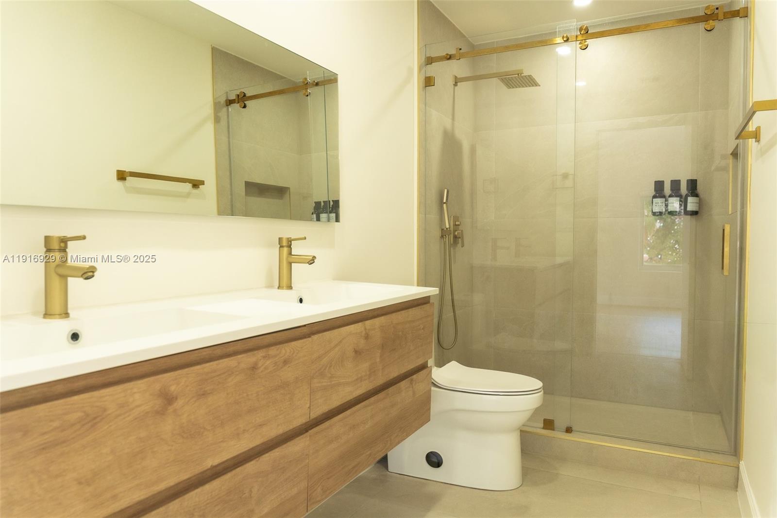 WESTWIND LAKES SEC 1 - Residential