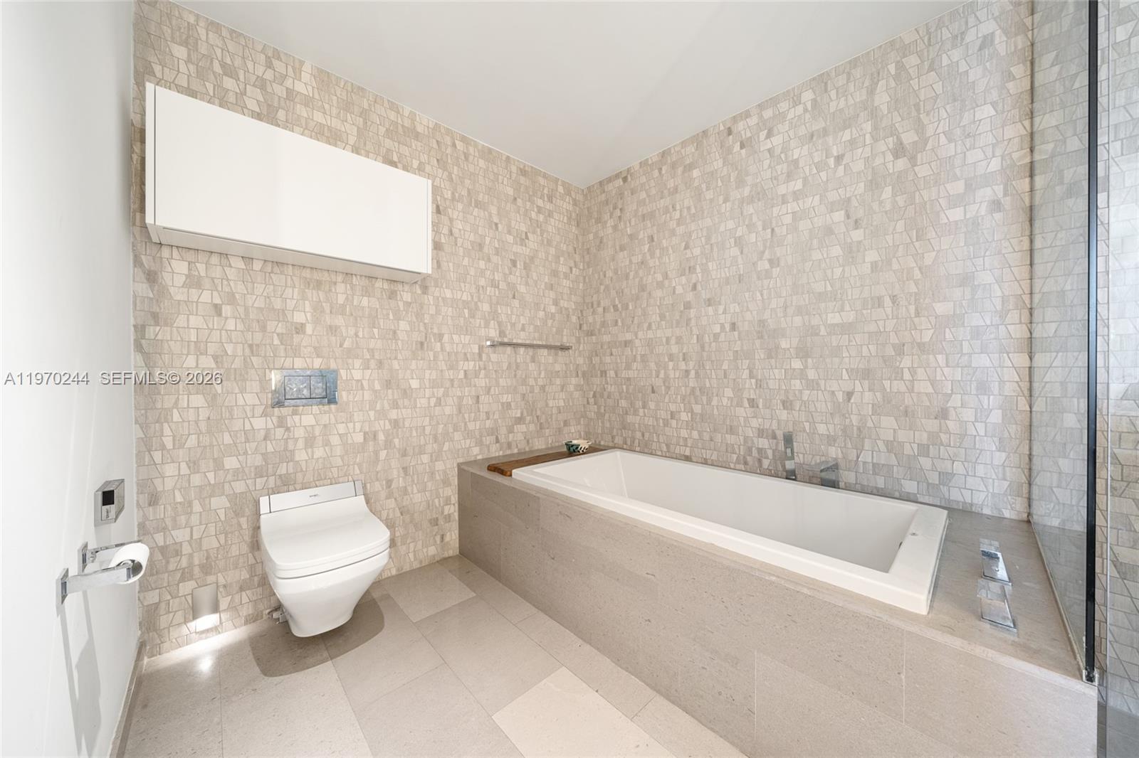 RISE CONDO - Residential Lease