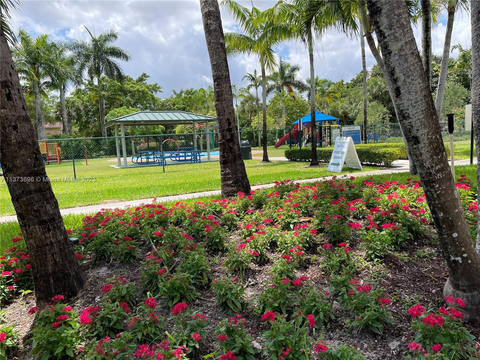 TOWNHOMES OF DORAL PLACE - Residential