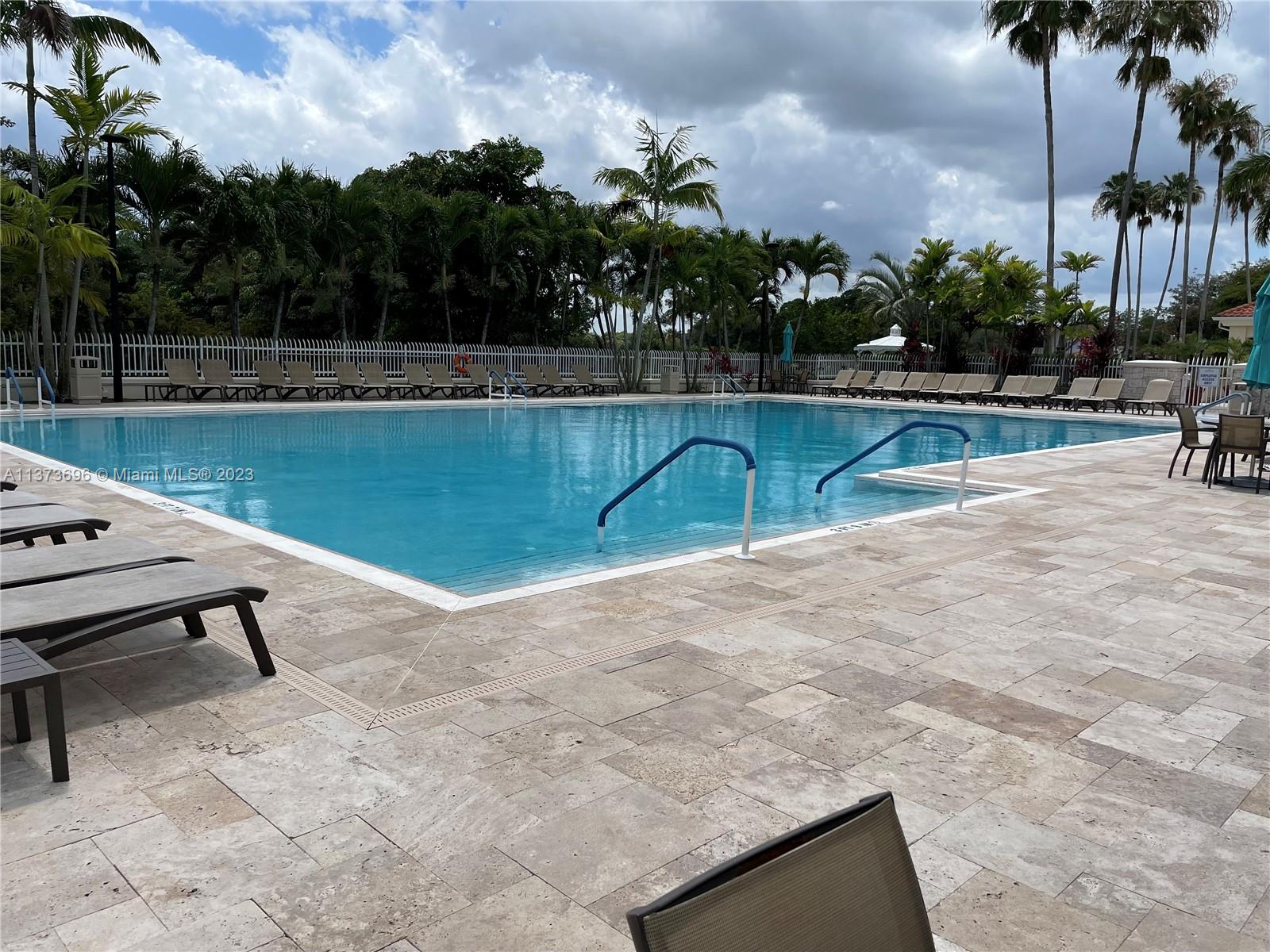 TOWNHOMES OF DORAL PLACE - Residential