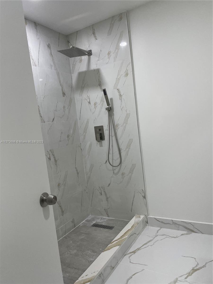 TOWNHOMES OF DORAL PLACE - Residential