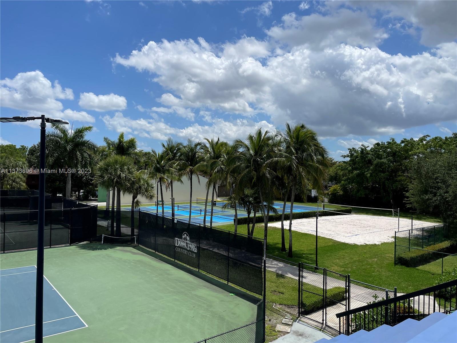 TOWNHOMES OF DORAL PLACE - Residential