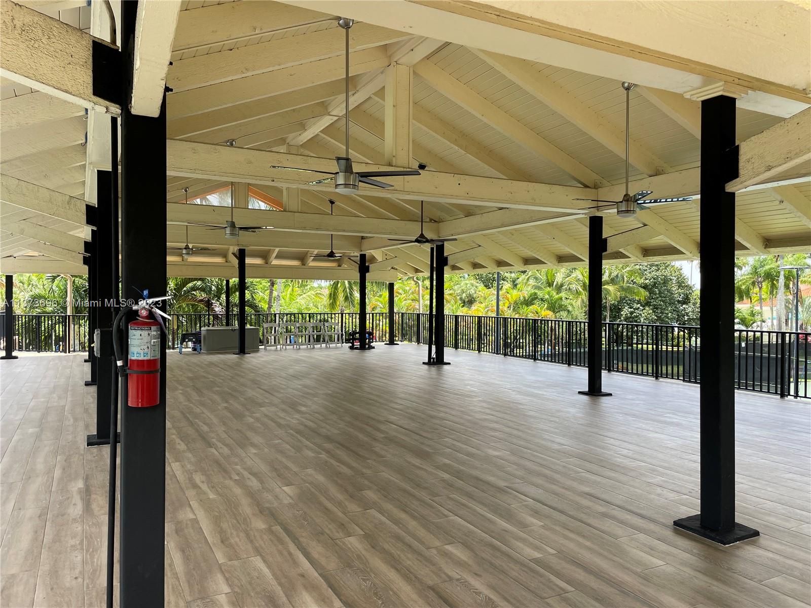 TOWNHOMES OF DORAL PLACE - Residential