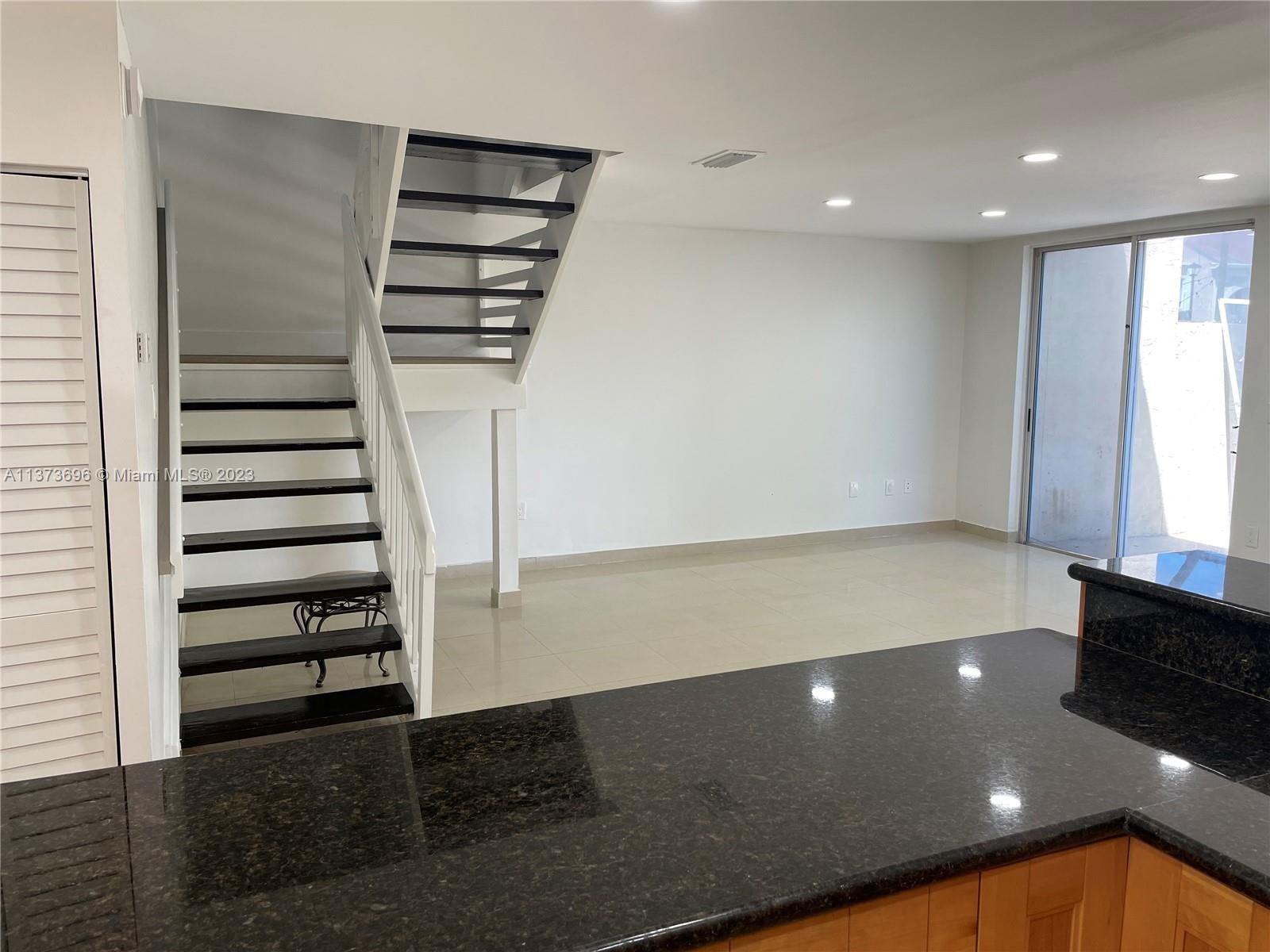 TOWNHOMES OF DORAL PLACE - Residential