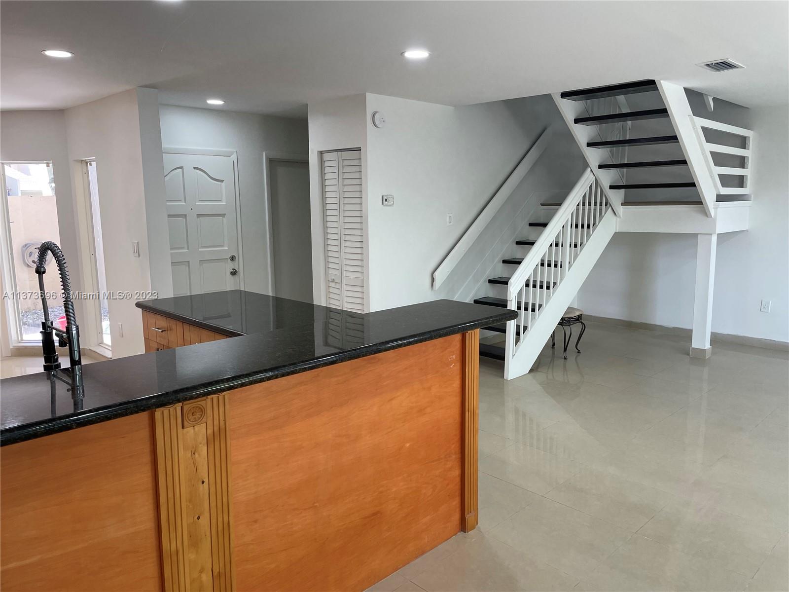 TOWNHOMES OF DORAL PLACE - Residential