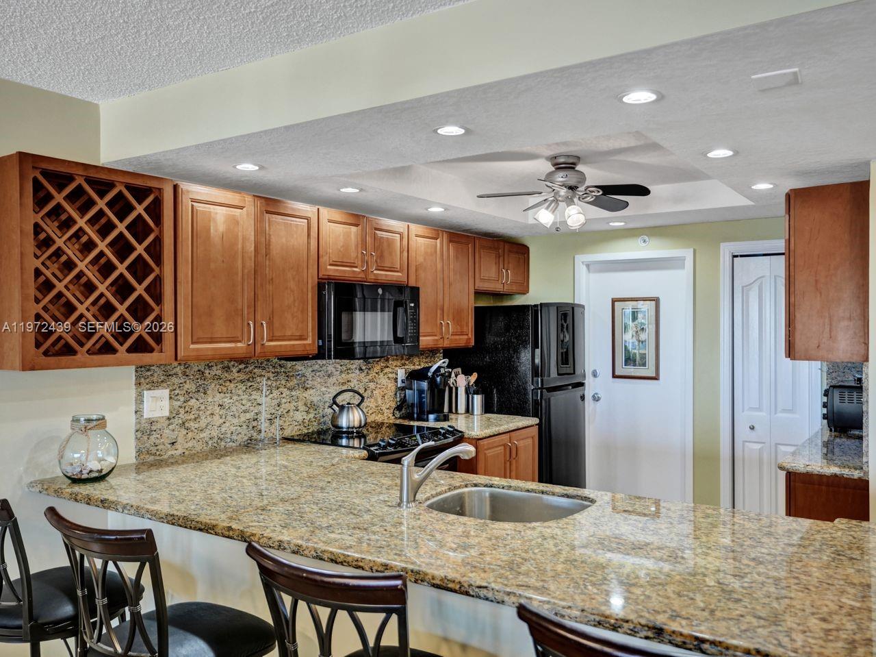 LEISURE TOWERS CONDO - Residential