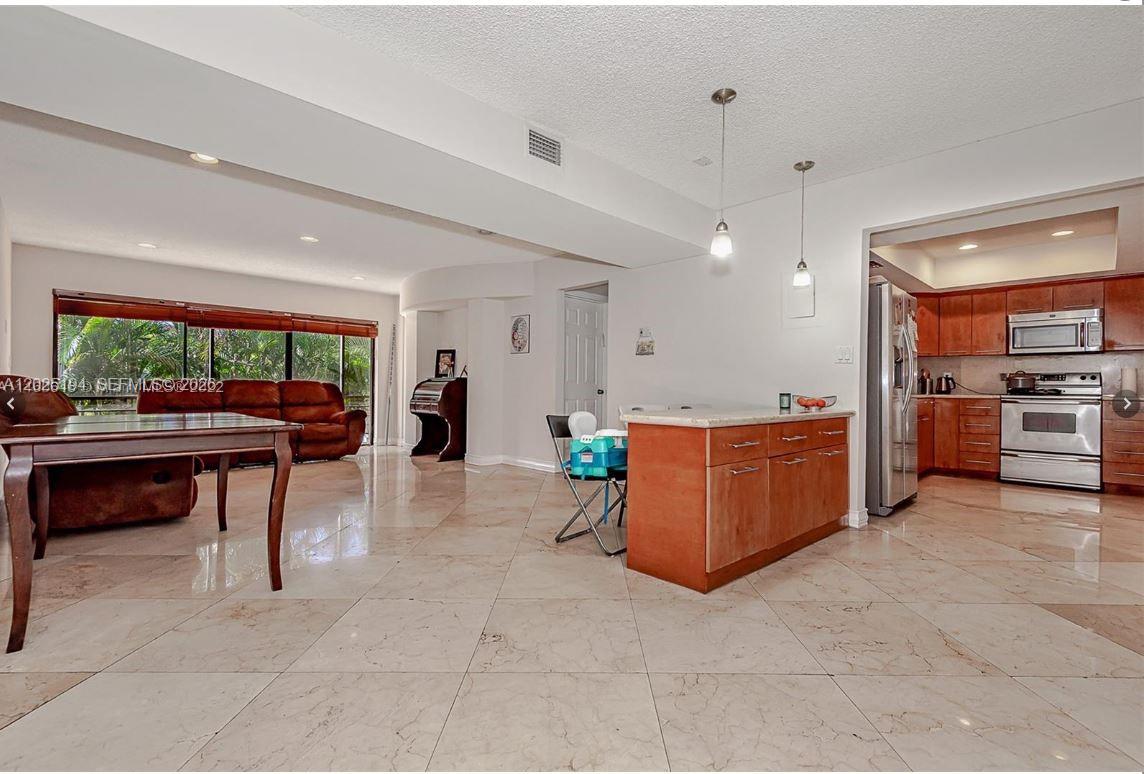 IN DESIRABLE FAIRWAYS OF EMERALD HILLS, LOCATED ON THE 2ND FLOOR, 2 BED/2-BATH LARGE AND SPACIOUS UNIT, BEAUTIFUL KITCHEN WITH STAINLESS STEEL APPLIANCES, SCREENED IN BALCONY HAS A VIEW OF THE PARKING. COMPLEX HAS POOLS/GYM/SAUNA. WELL MAINTAINED!. CLOSE TO PLACES OF WORSHIP, PARKS, SHOPPING, SCHOOLS, ETC. EASY TO SHOW. MARBLE FLOOR