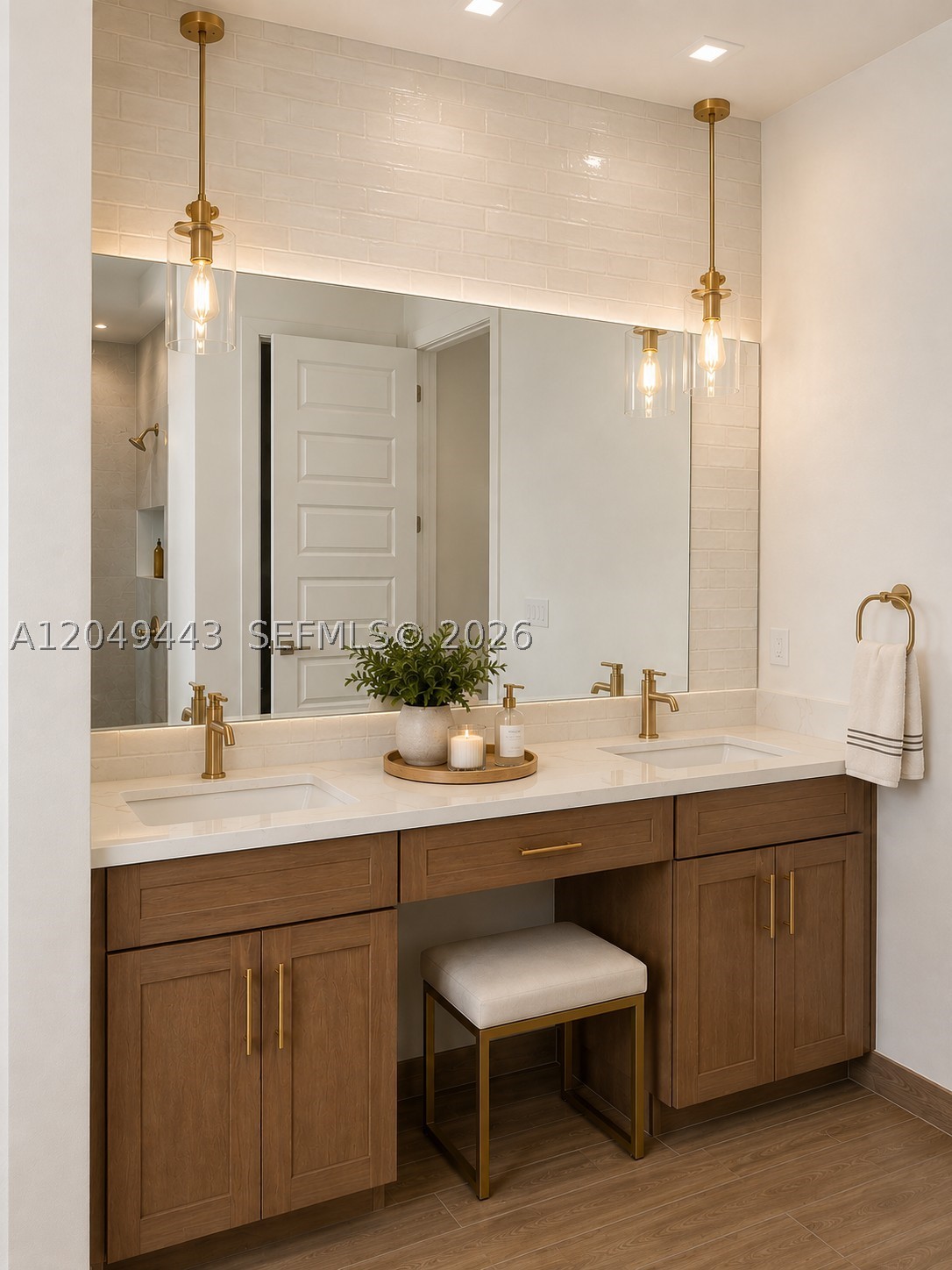 OUTBACK RANCHES - Residential