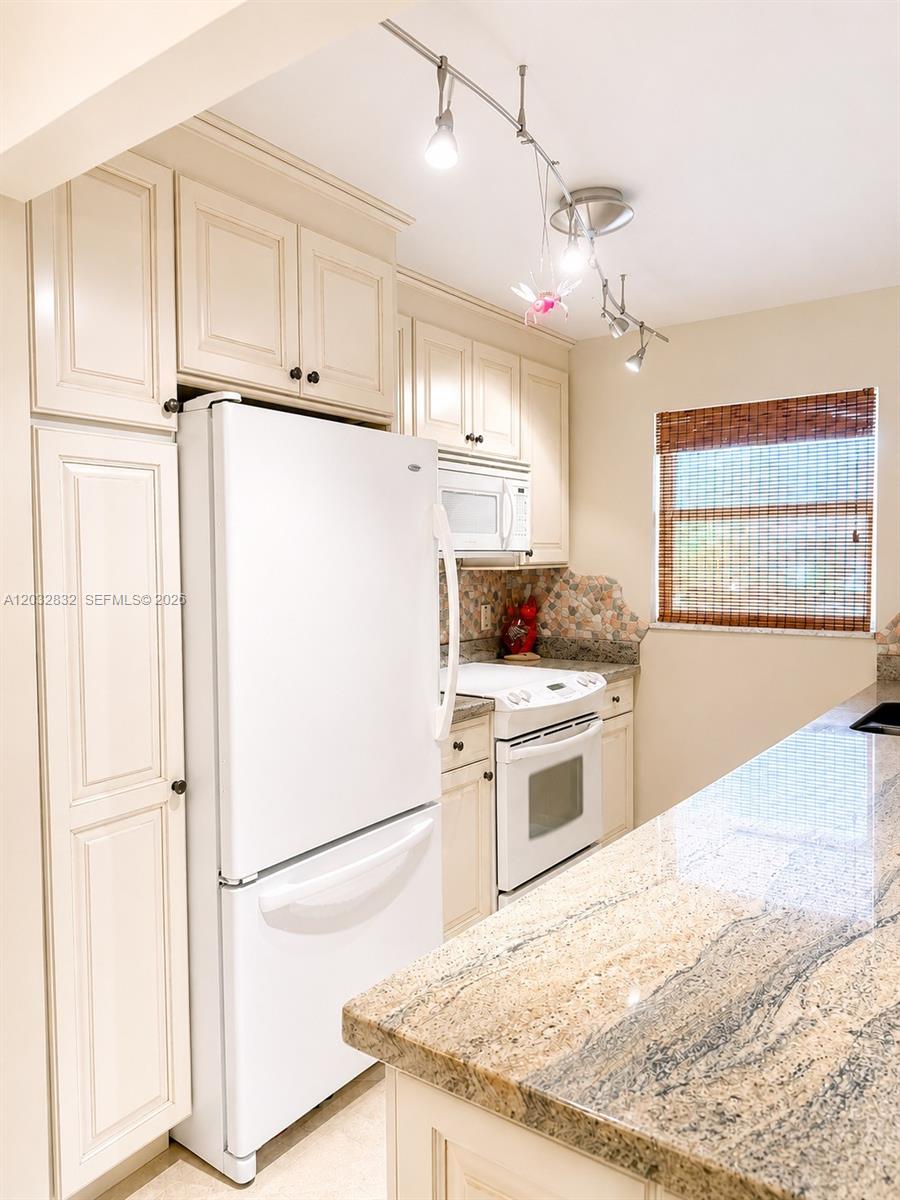 HIGH POINT OF DELRAY SEC - Residential