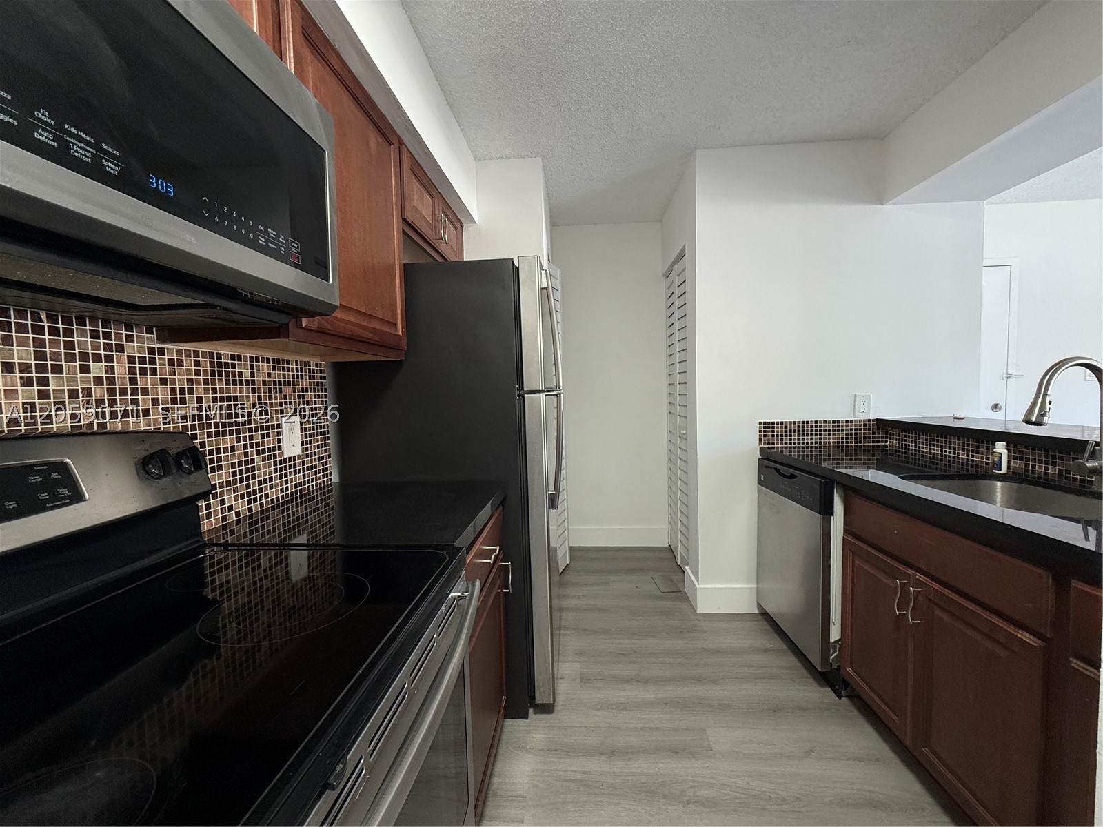 HOLLYWOOD PARC CONDOMINIU - Residential