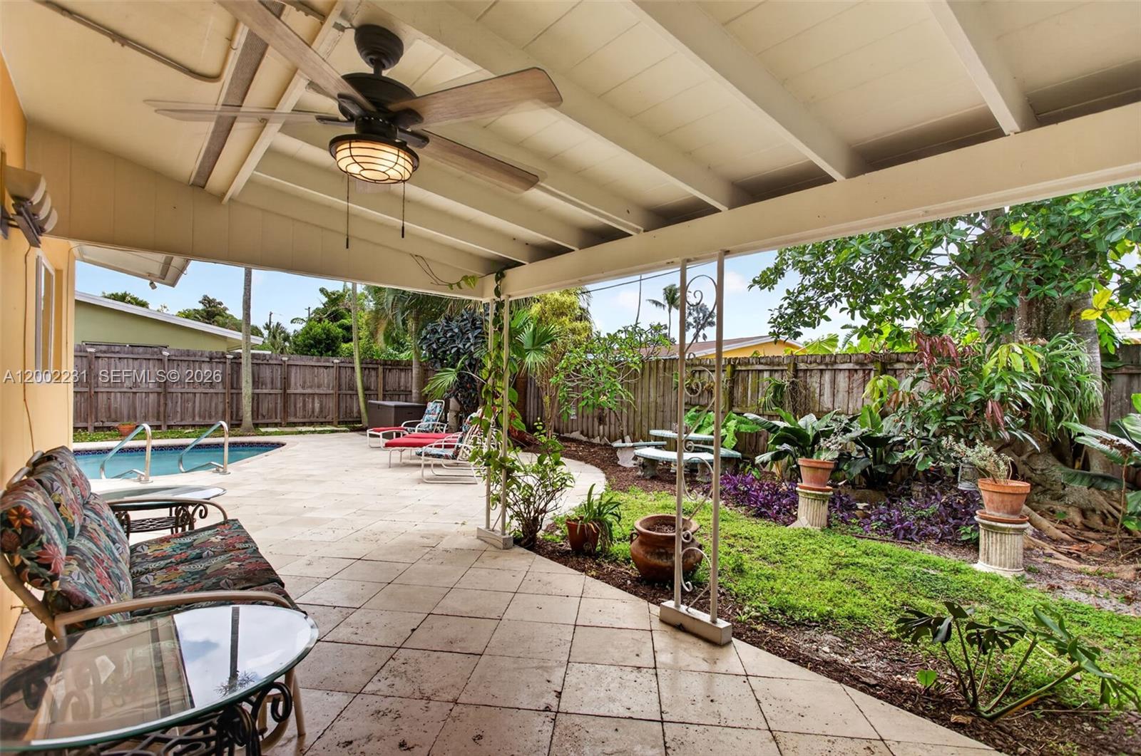 Opportunity knocks! This 3-bedroom, 2-bath home with a private pool is perfectly located in a highly desirable neighborhood close to shopping, dining, and major conveniences. The property offers a spacious layout with great natural light, solid bones, and tons of potential for customization.
The pool area is ideal for relaxing, entertaining, or creating your own backyard oasis.
Highlights:
3 Bedrooms | 2 Bathrooms
Private pool
Great location near local amenities
Spacious layout
Don’t miss this chance to create something special!
