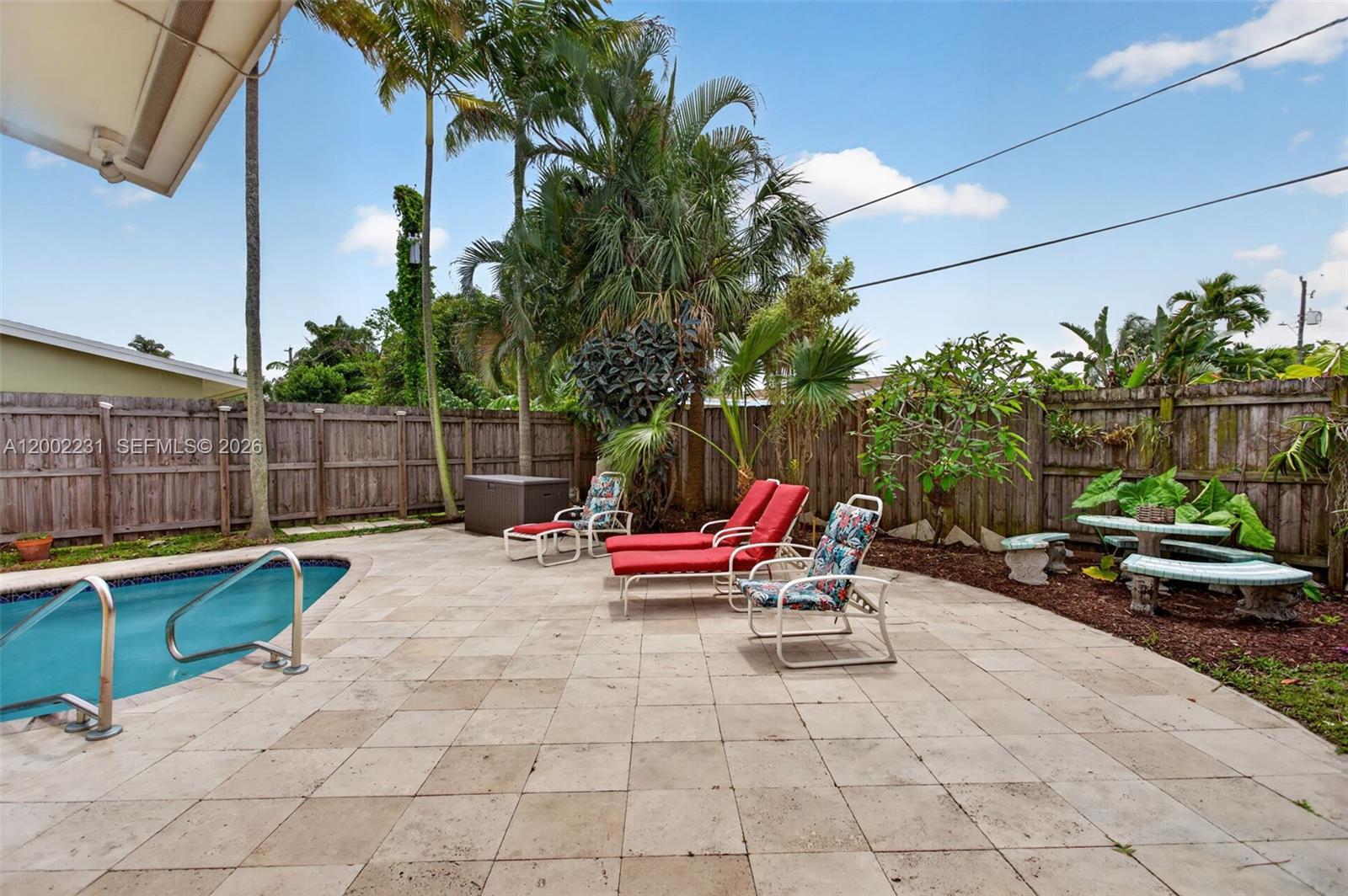 MEADOWBROOK - Residential