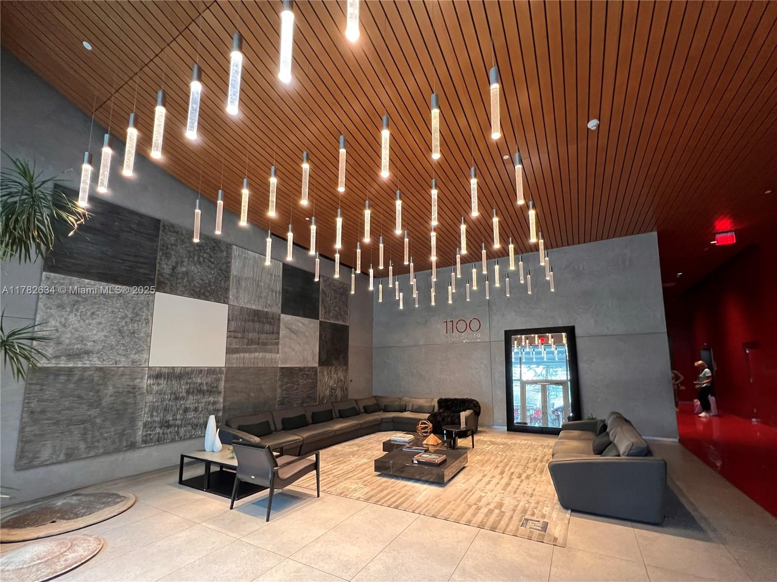 1100 MILLECENTO RESIDENCE - Residential