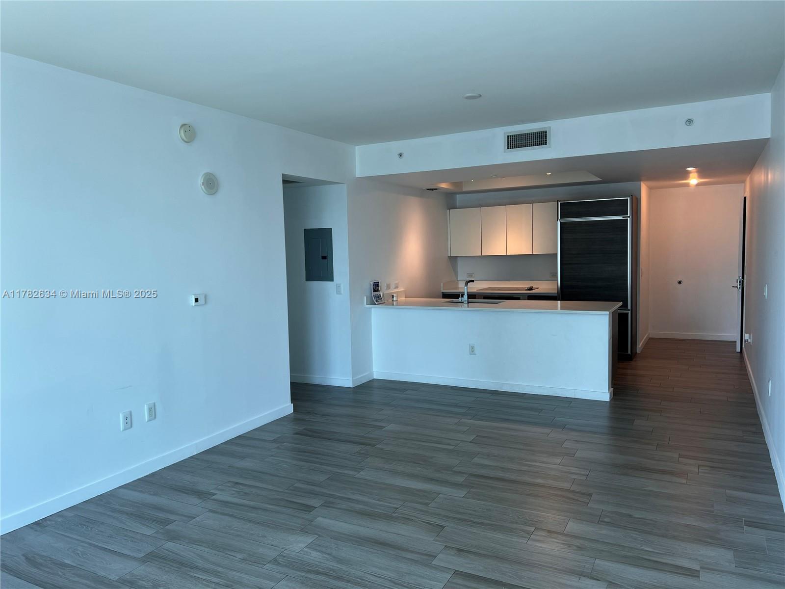 1100 MILLECENTO RESIDENCE - Residential