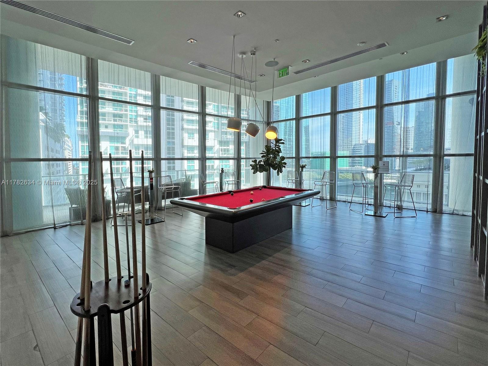 1100 MILLECENTO RESIDENCE - Residential