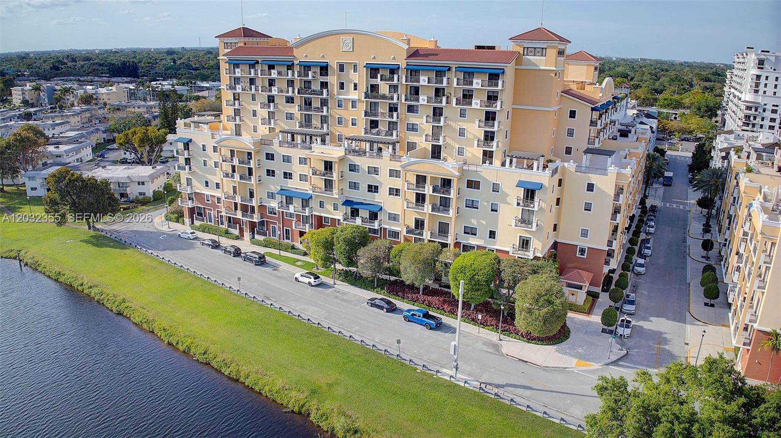 COLONNADE AT DADELAND SE - Residential