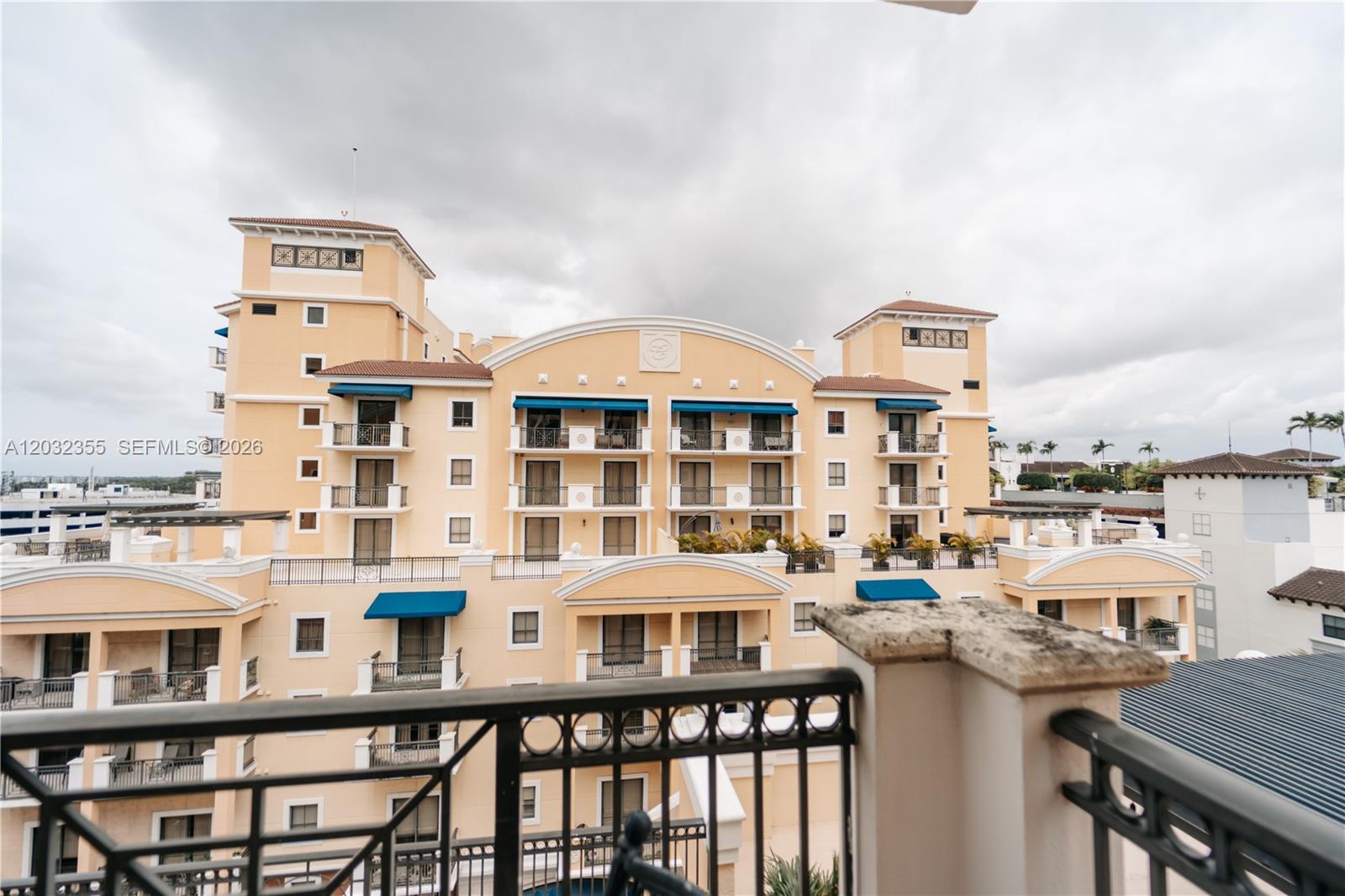 COLONNADE AT DADELAND SE - Residential