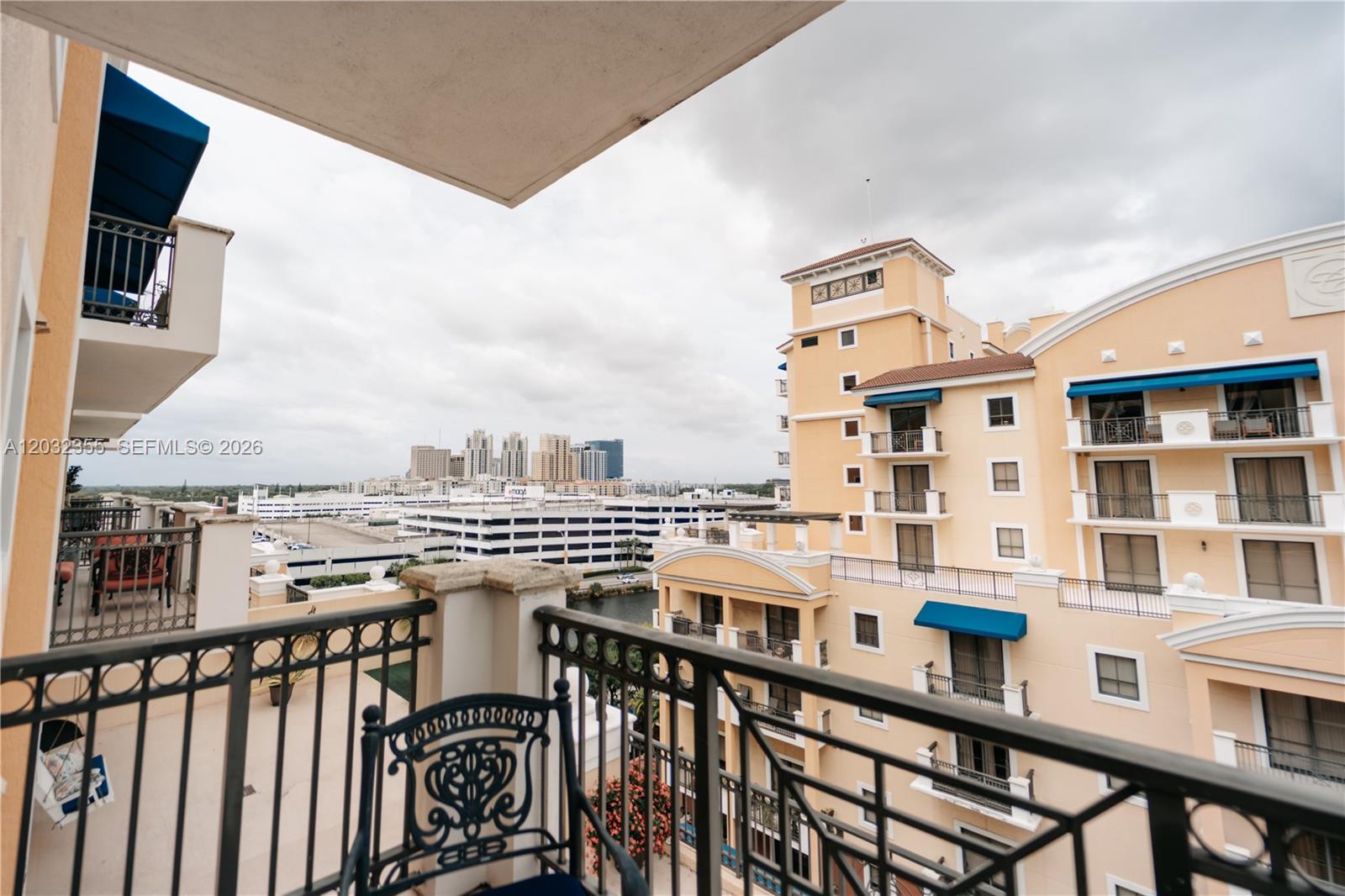 COLONNADE AT DADELAND SE - Residential
