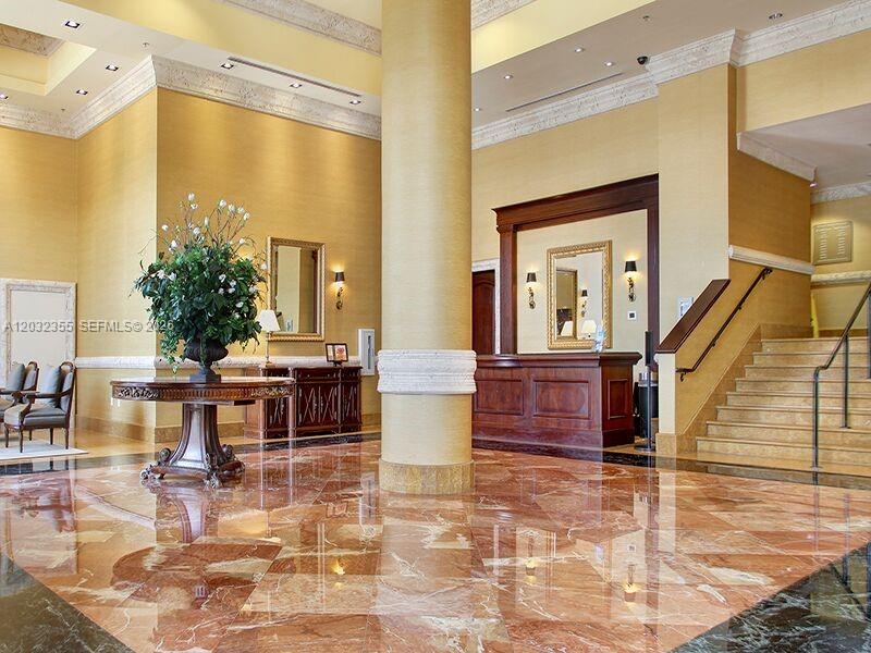 COLONNADE AT DADELAND SE - Residential