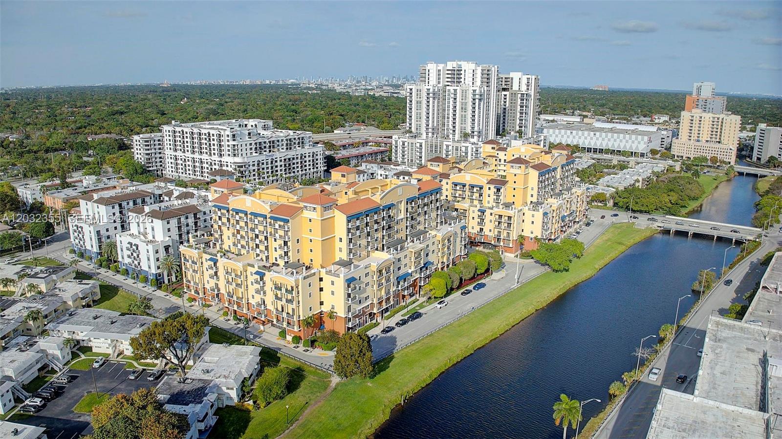 COLONNADE AT DADELAND SE - Residential