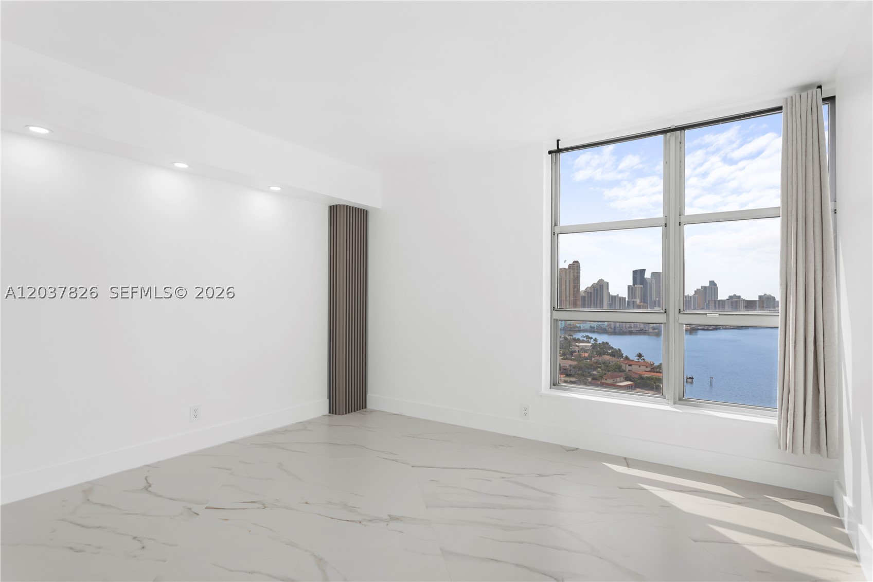 MYSTIC POINTE CONDO NO TW - Residential