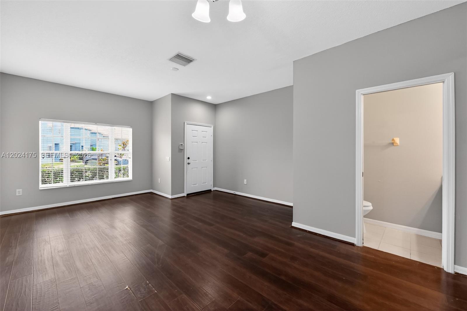 KINGS LAKE TOWNHOMES | 67K - Residential