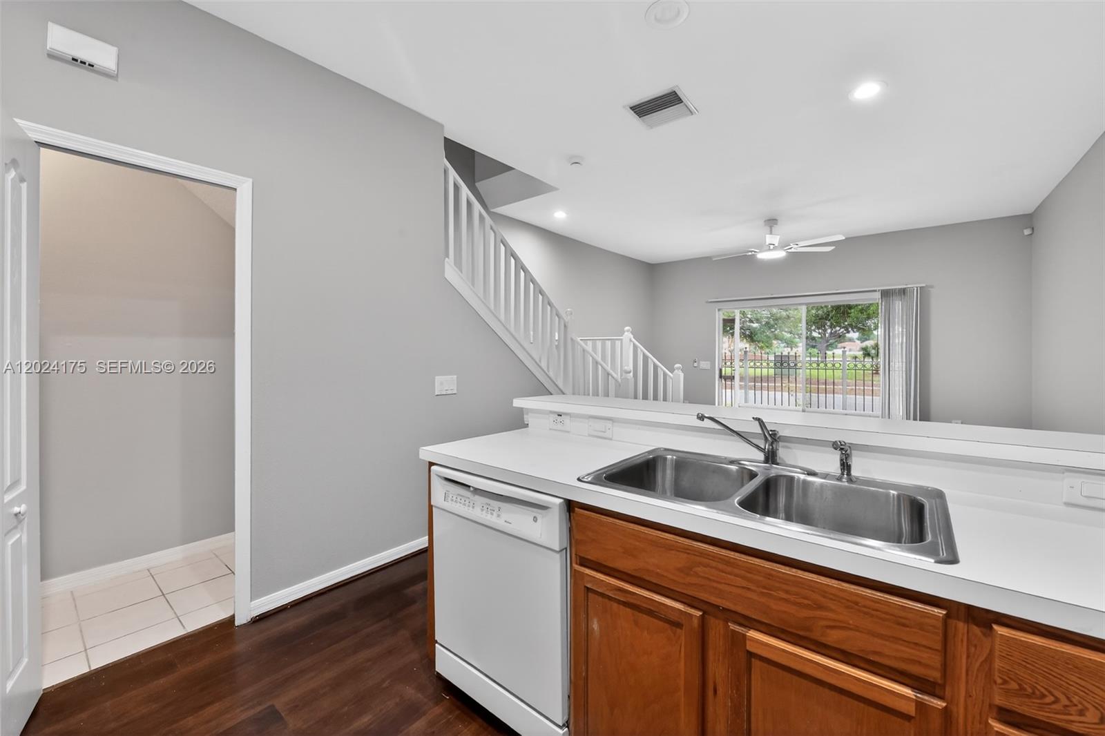 KINGS LAKE TOWNHOMES | 67K - Residential