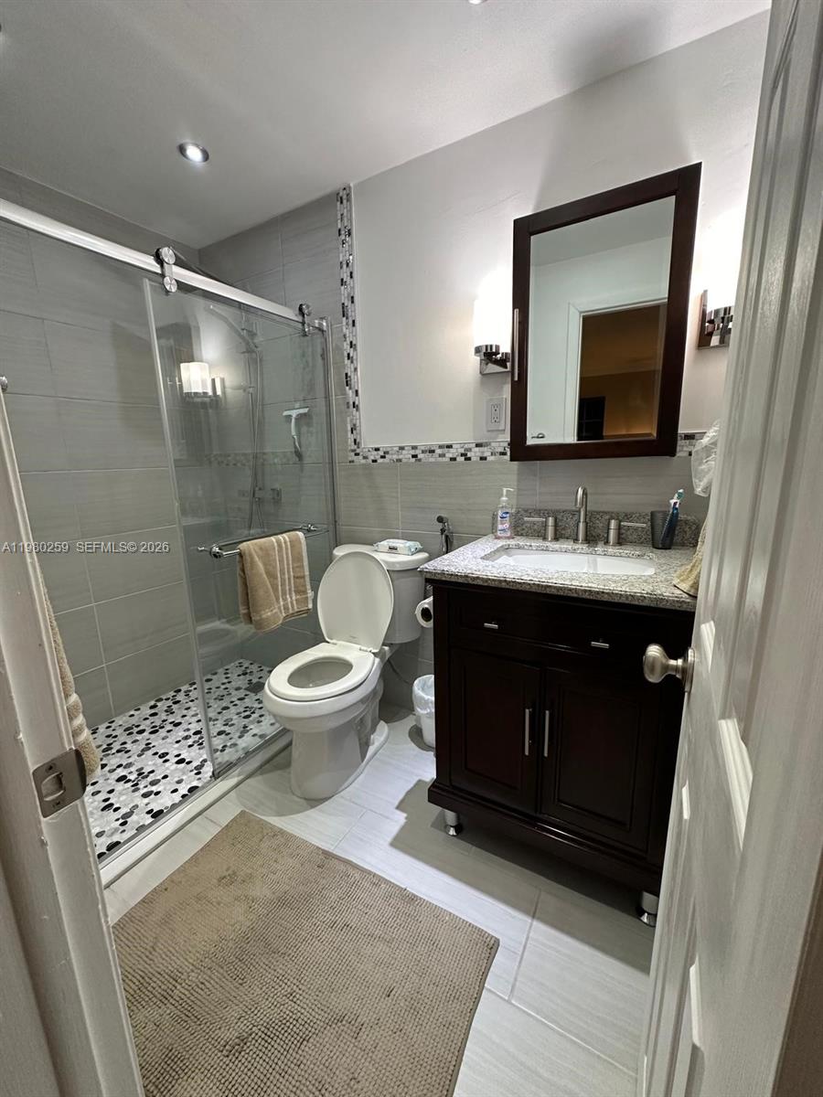 COURTYARDS AT KENDALL CON - Residential