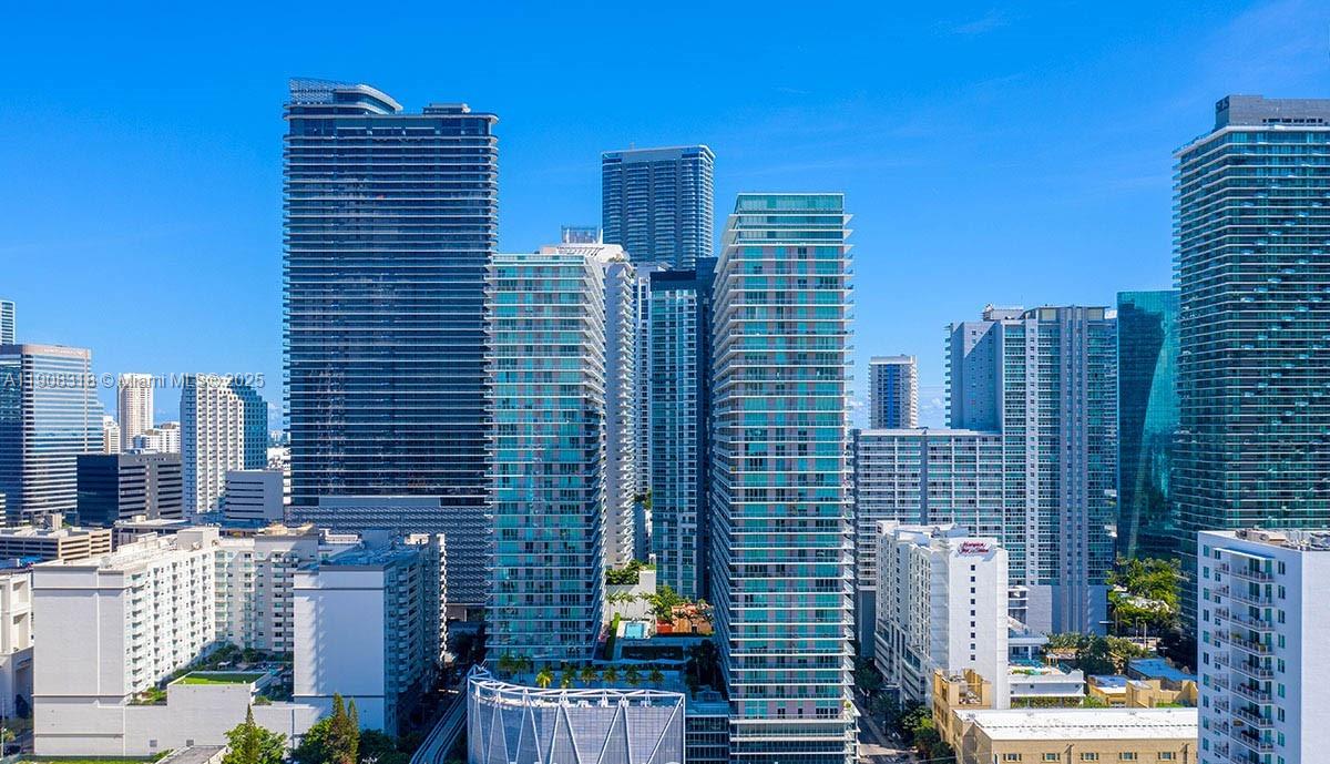 AXIS ON BRICKELL COND - Residential
