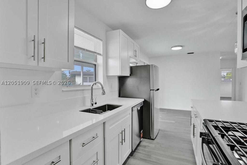 PINE TREE MANOR SEC 3 - Residential