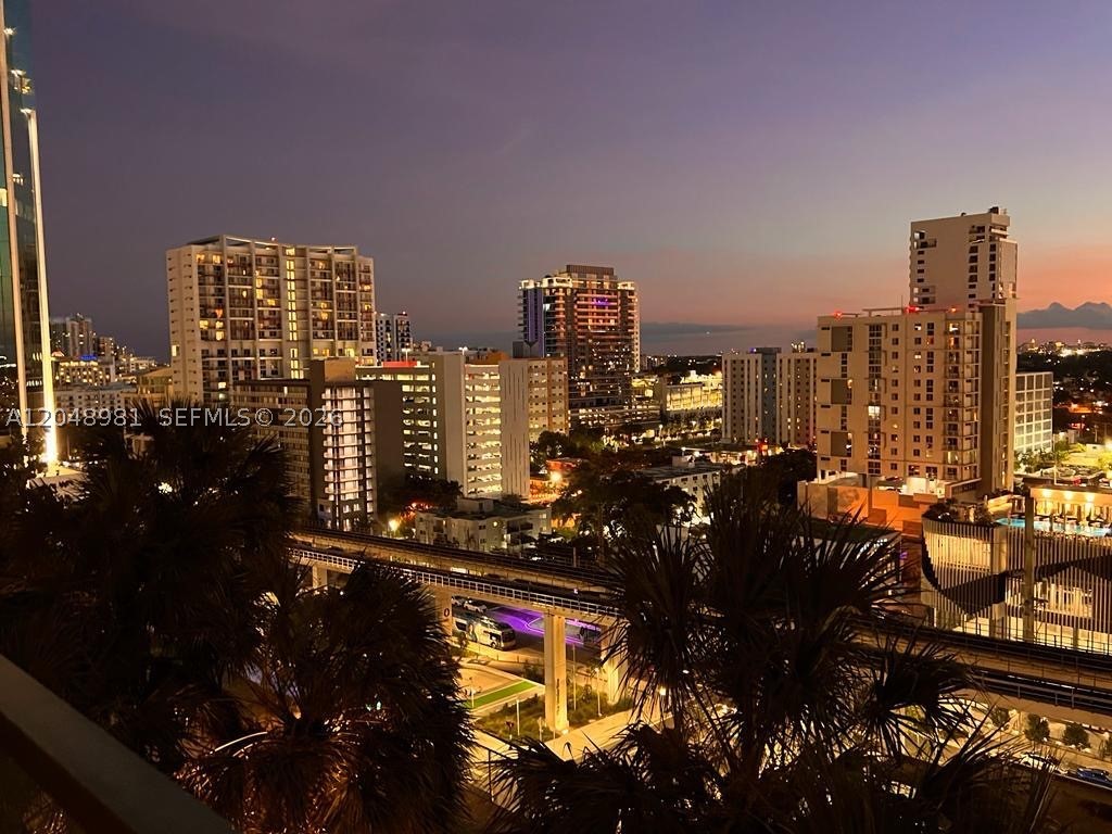 RISE CONDO - Residential
