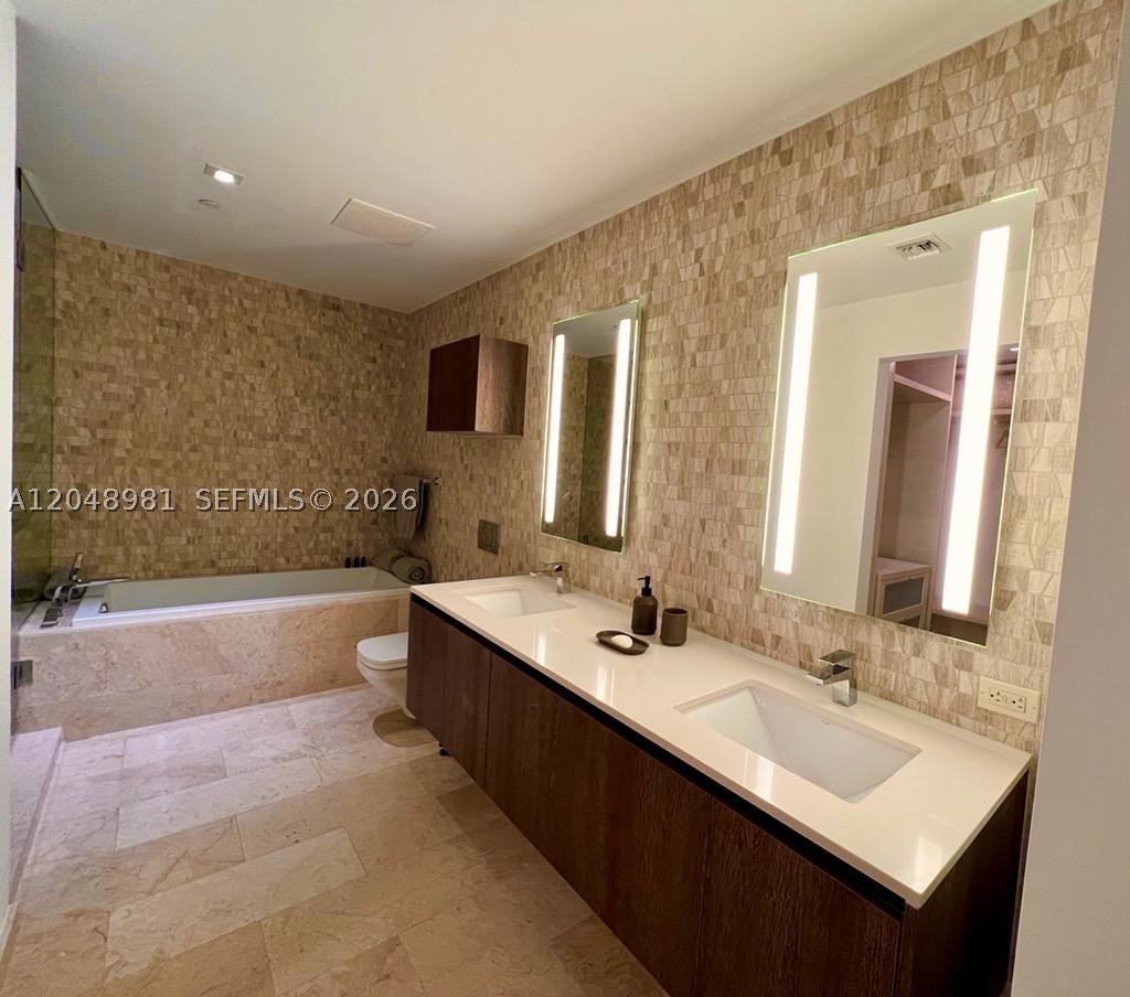 RISE CONDO - Residential