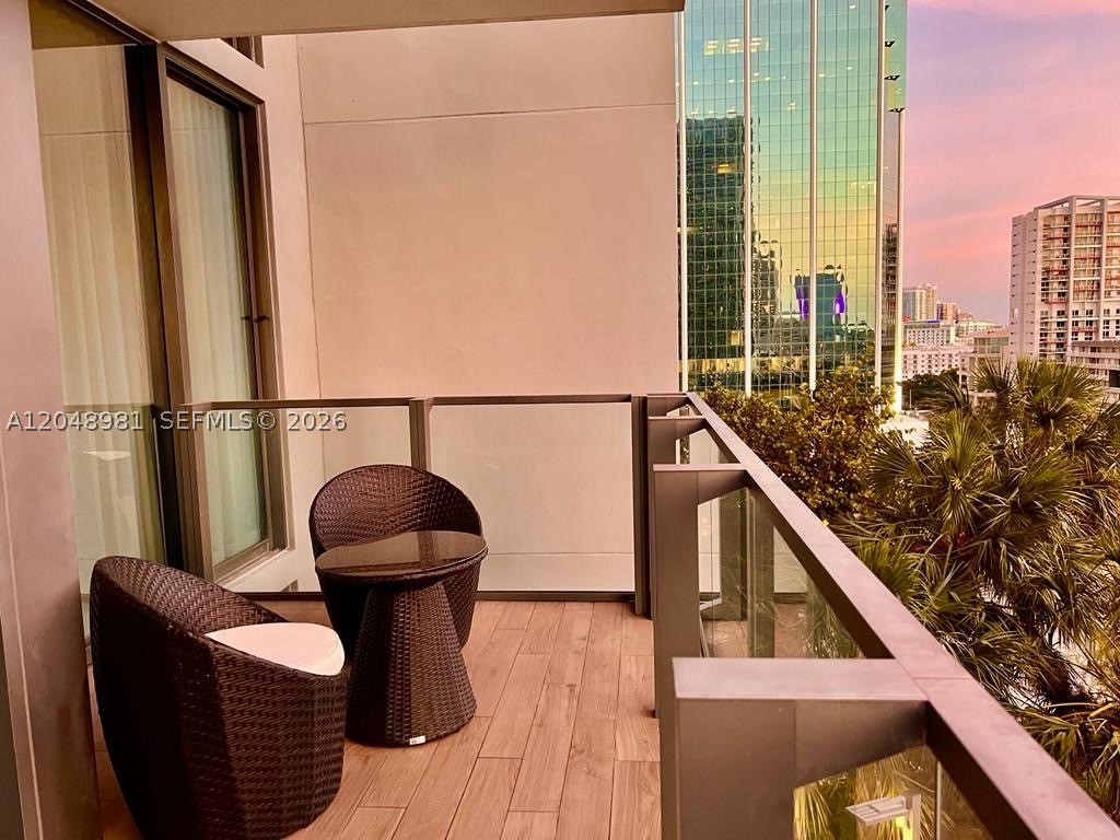 RISE CONDO - Residential