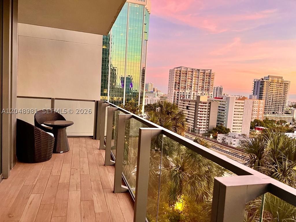 RISE CONDO - Residential