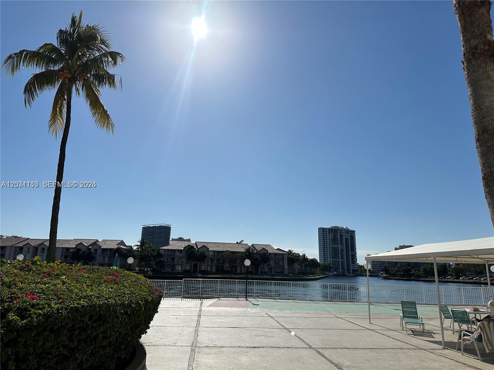 HALLMARK OF HOLLYWOOD CON - Residential Lease