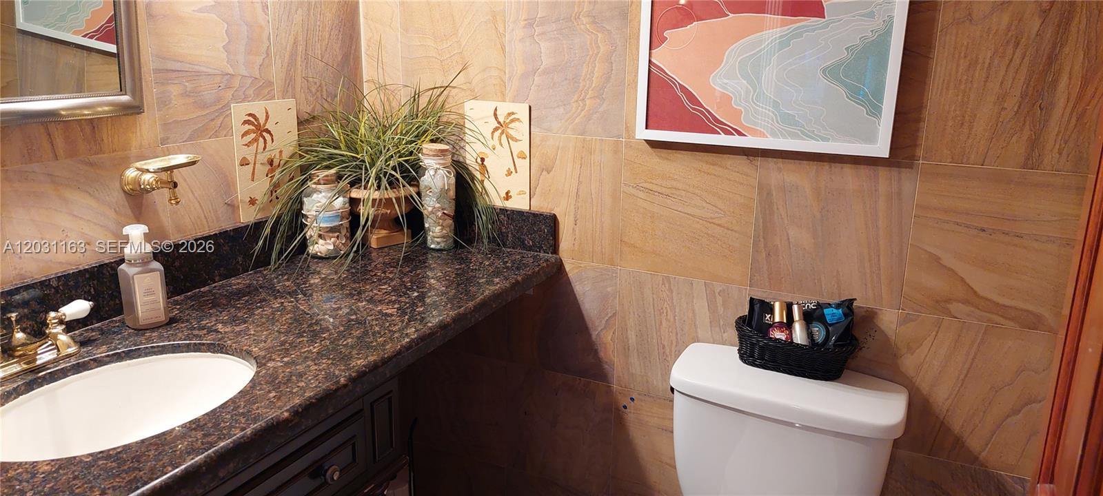 HALLMARK OF HOLLYWOOD CON - Residential Lease