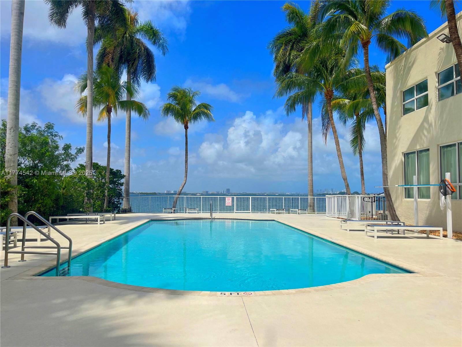 BAYVIEW CONDO AT NORTH BA - Residential