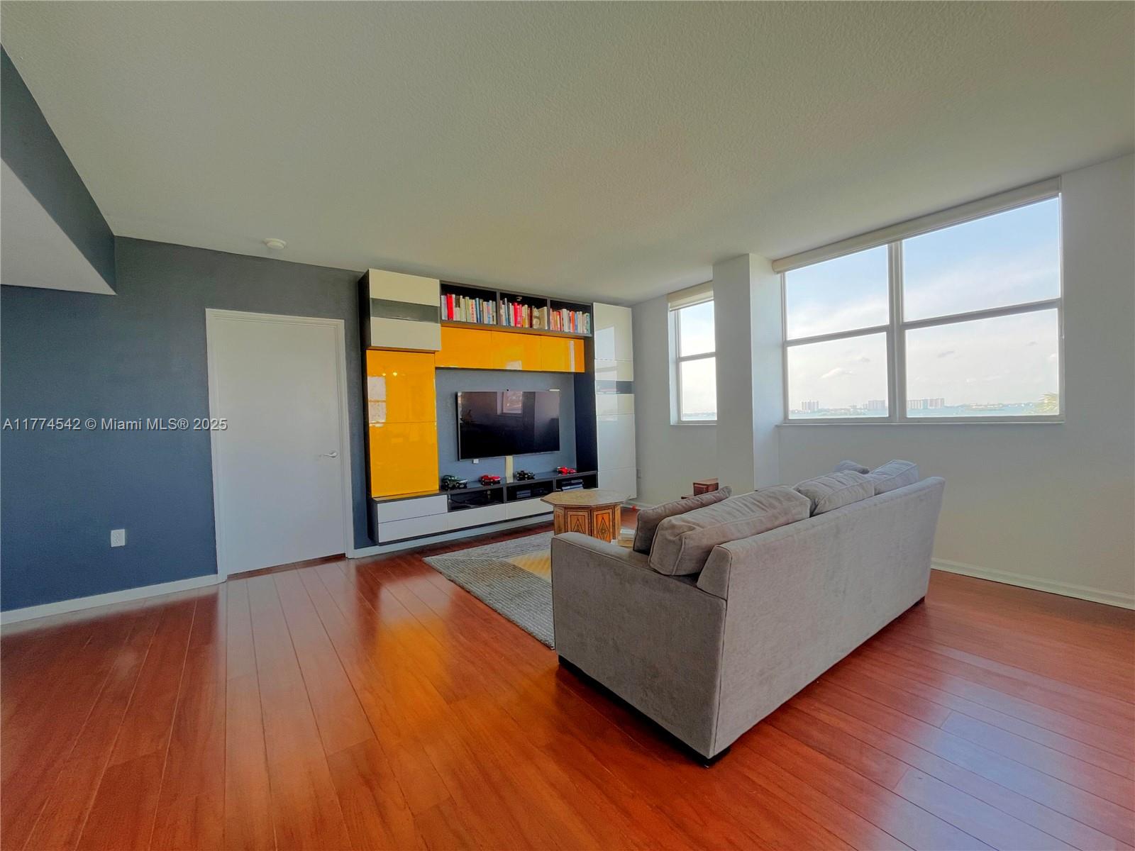 BAYVIEW CONDO AT NORTH BA - Residential