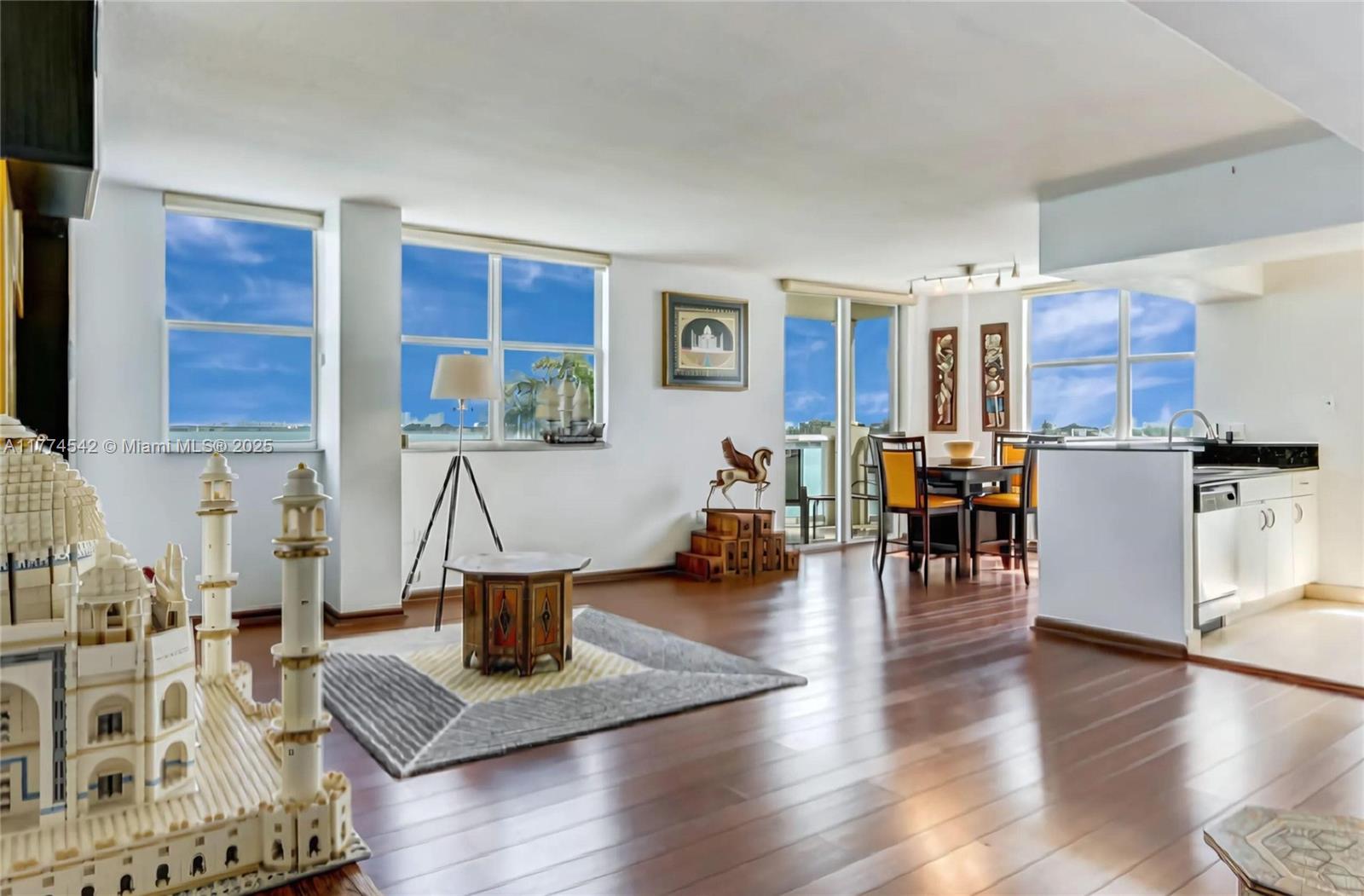 BAYVIEW CONDO AT NORTH BA - Residential