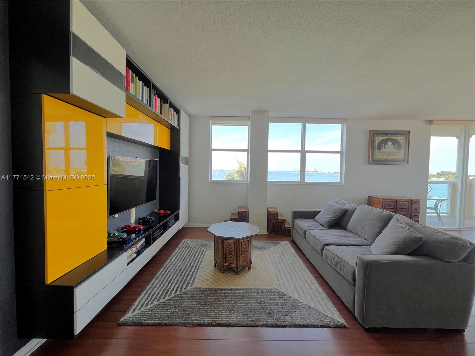 BAYVIEW CONDO AT NORTH BA - Residential