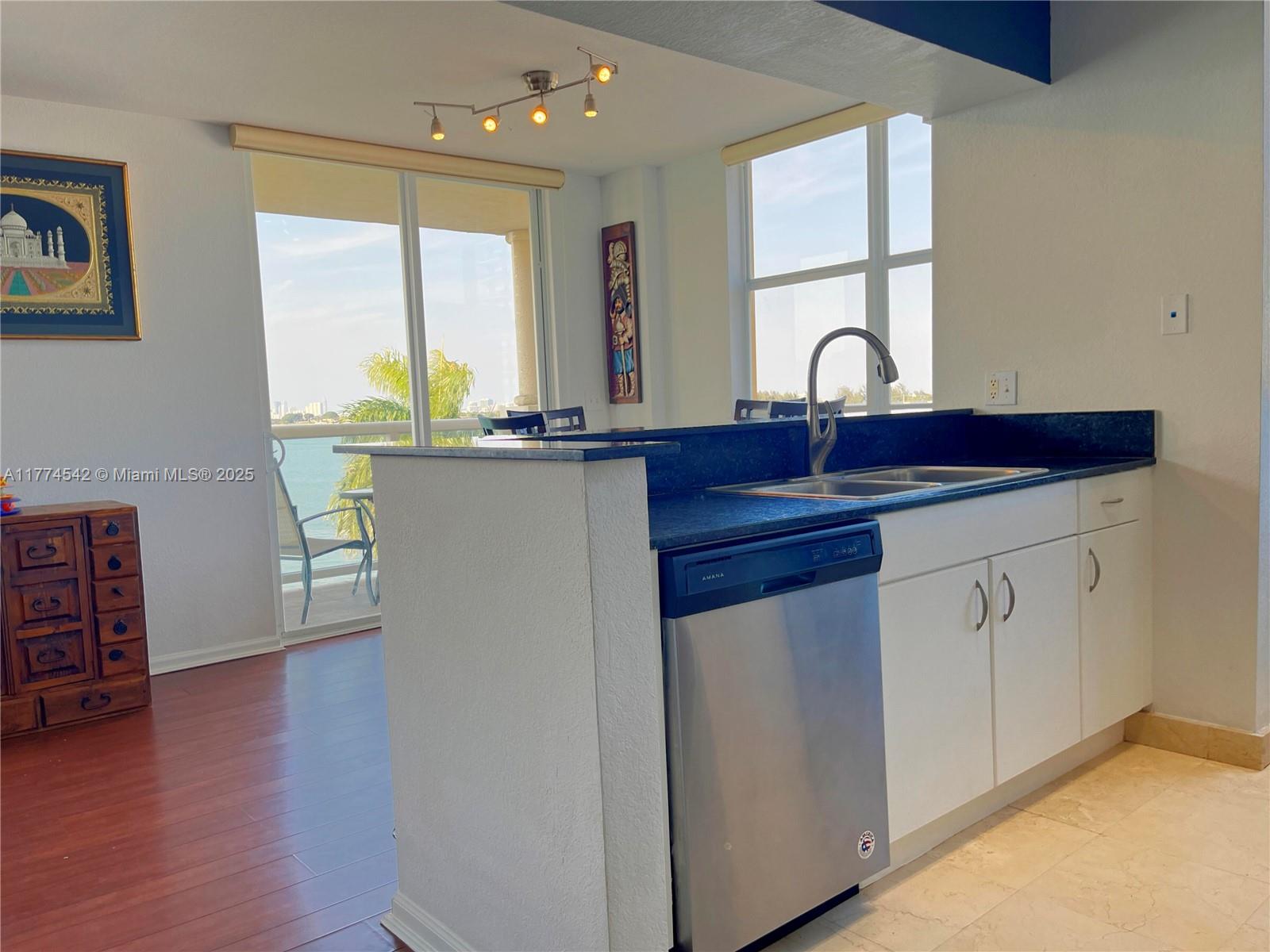 BAYVIEW CONDO AT NORTH BA - Residential