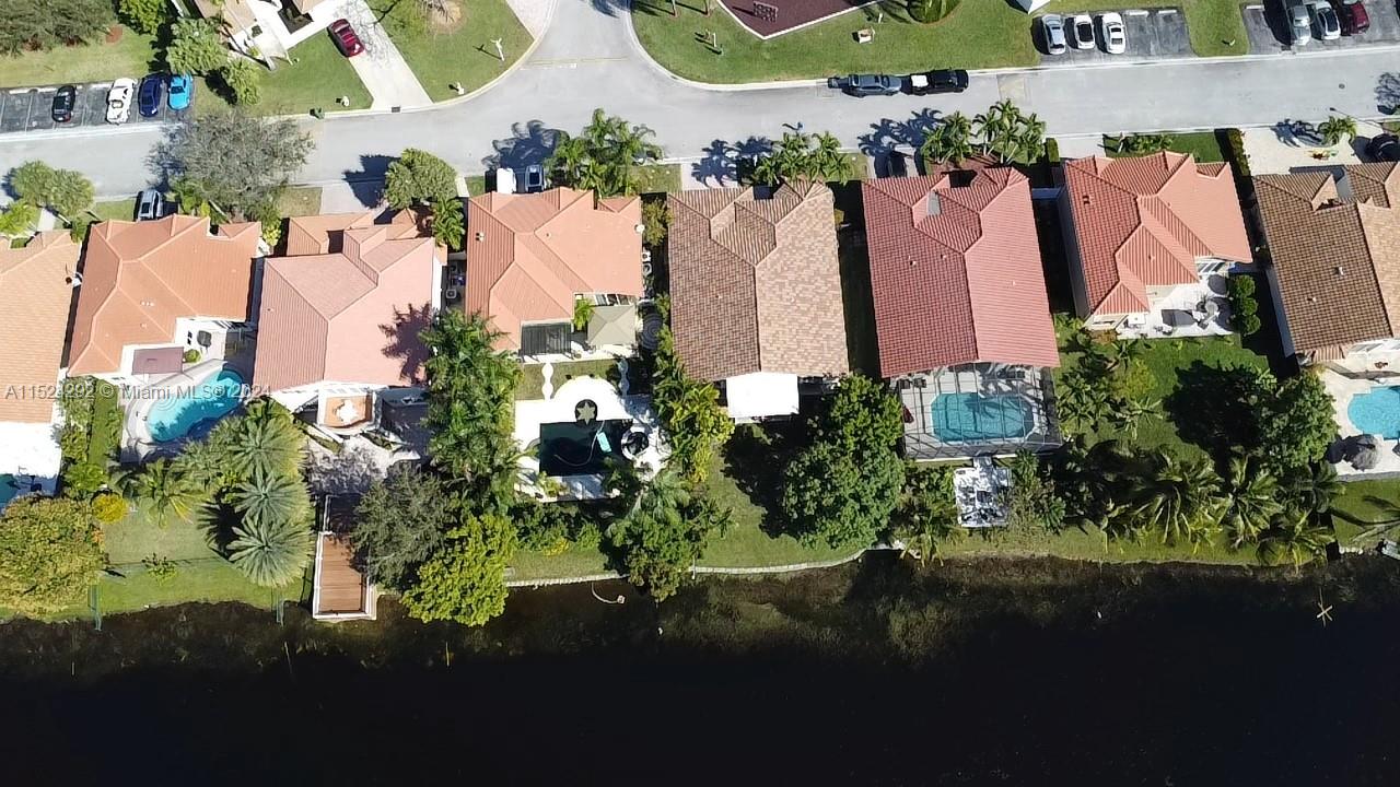 PEMBROKE LAKES SOUTH - Residential