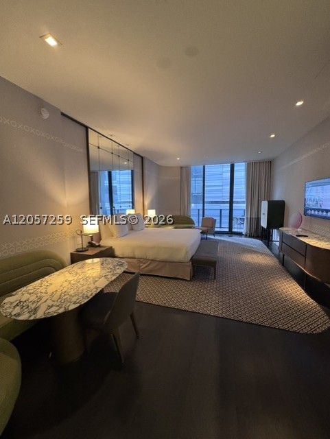 801 SMA DESIGNER SUITES C - Residential