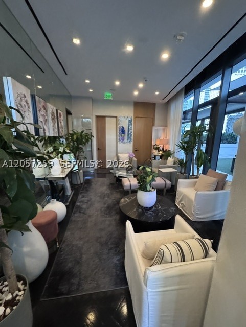 801 SMA DESIGNER SUITES C - Residential