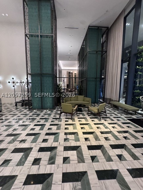 801 SMA DESIGNER SUITES C - Residential
